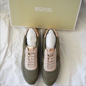 Michael kores sneakers